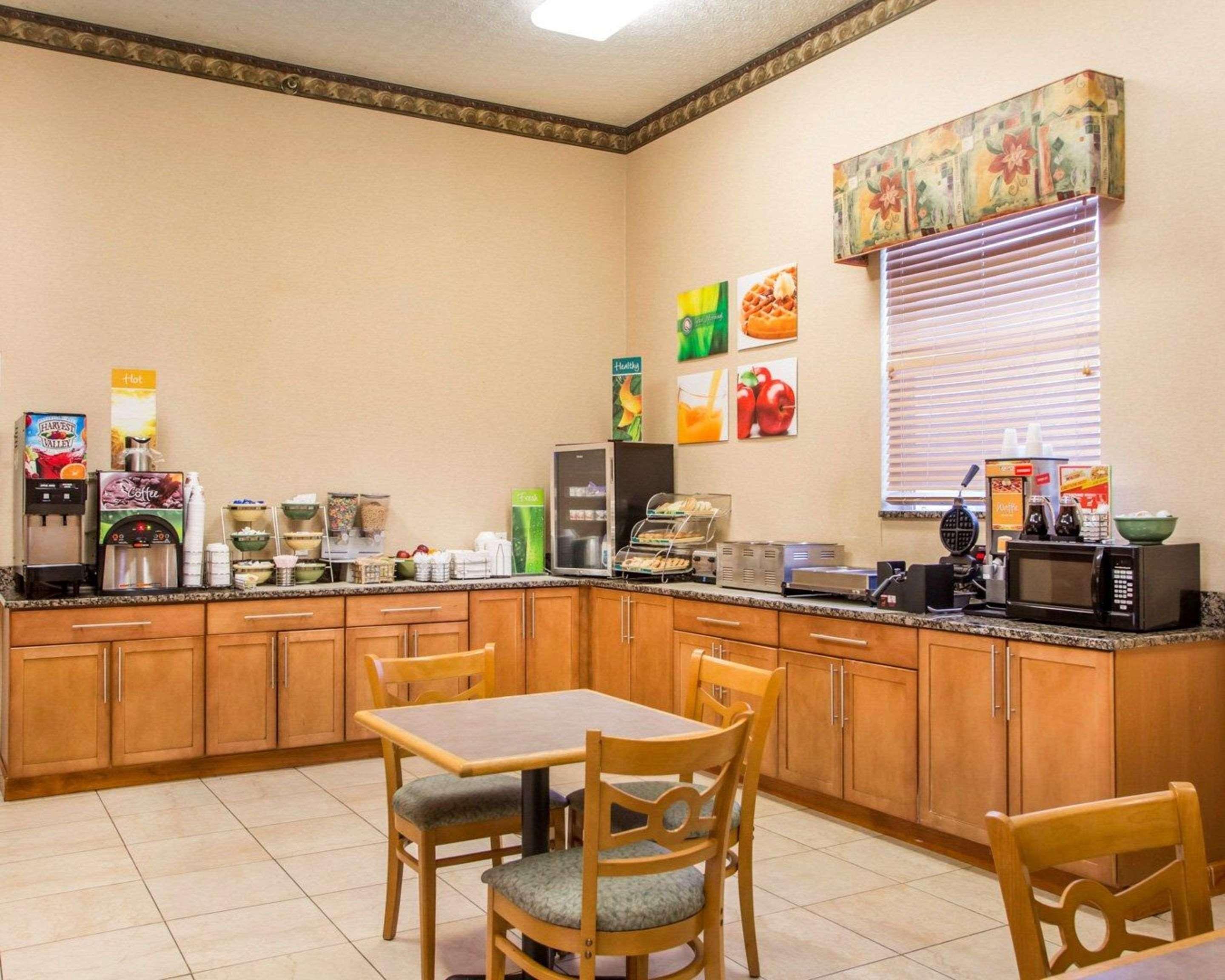 Quality Inn & Suites South-Obetz Esterno foto