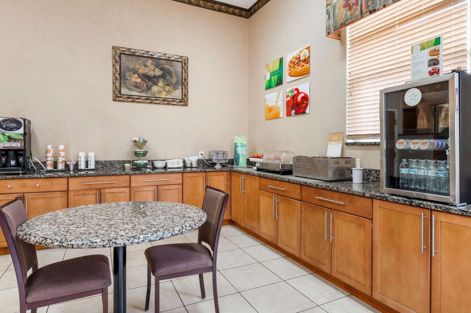 Quality Inn & Suites South-Obetz Esterno foto