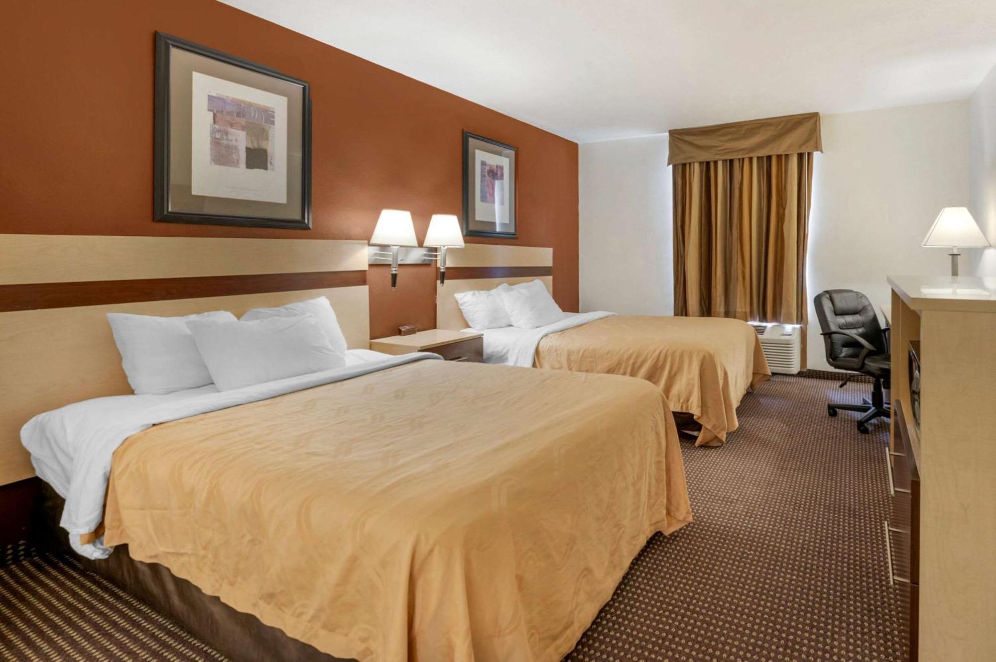 Quality Inn & Suites South-Obetz Esterno foto
