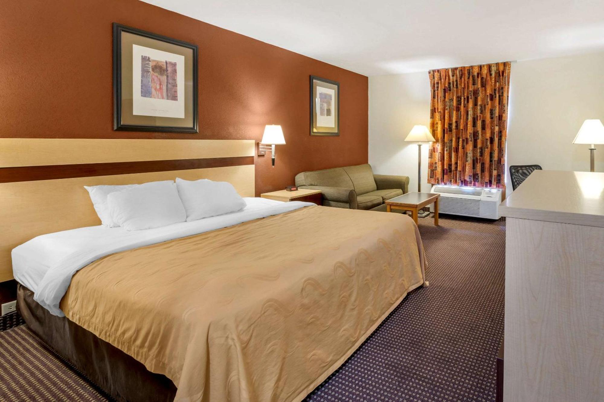 Quality Inn & Suites South-Obetz Esterno foto