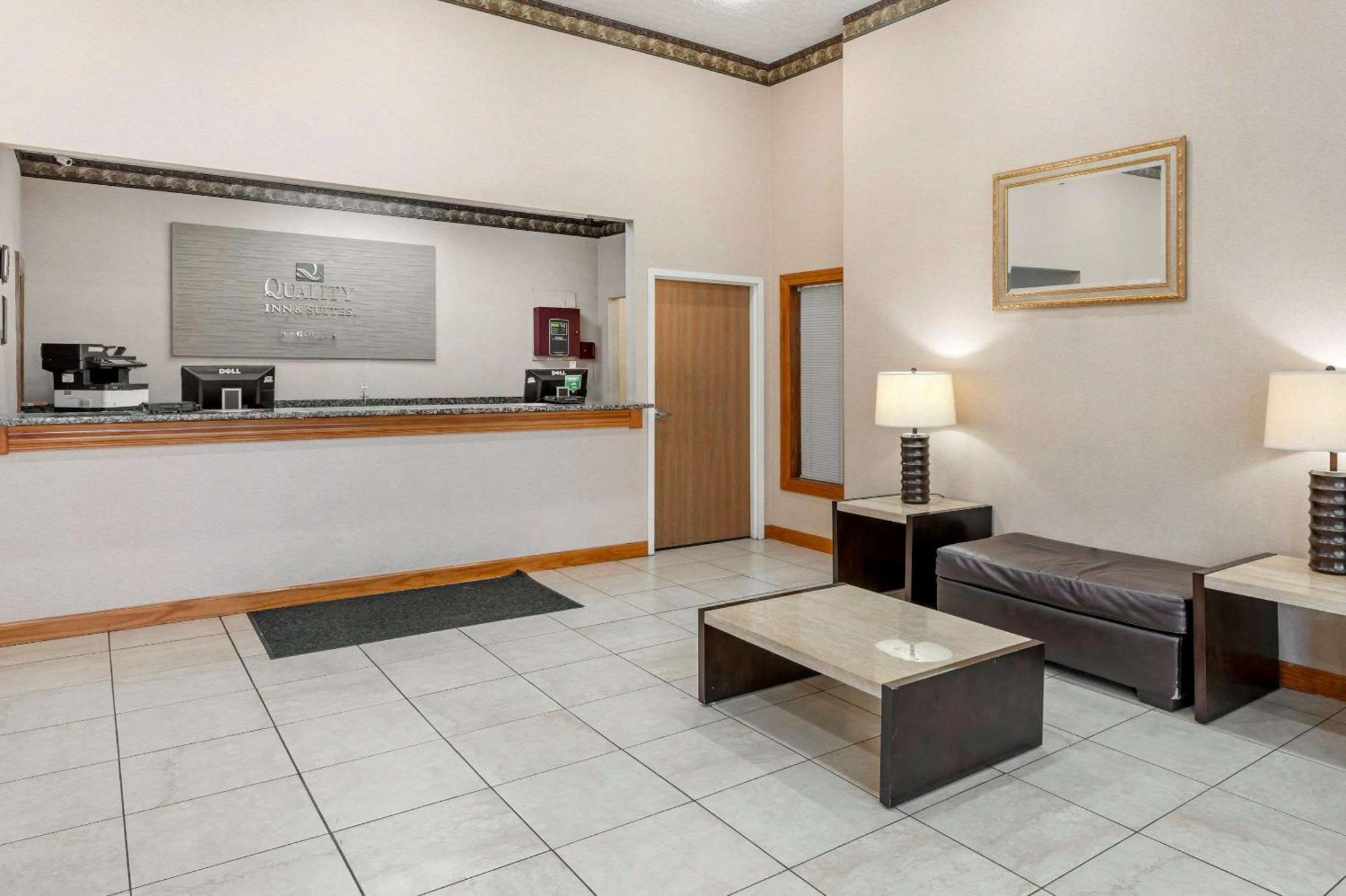 Quality Inn & Suites South-Obetz Esterno foto