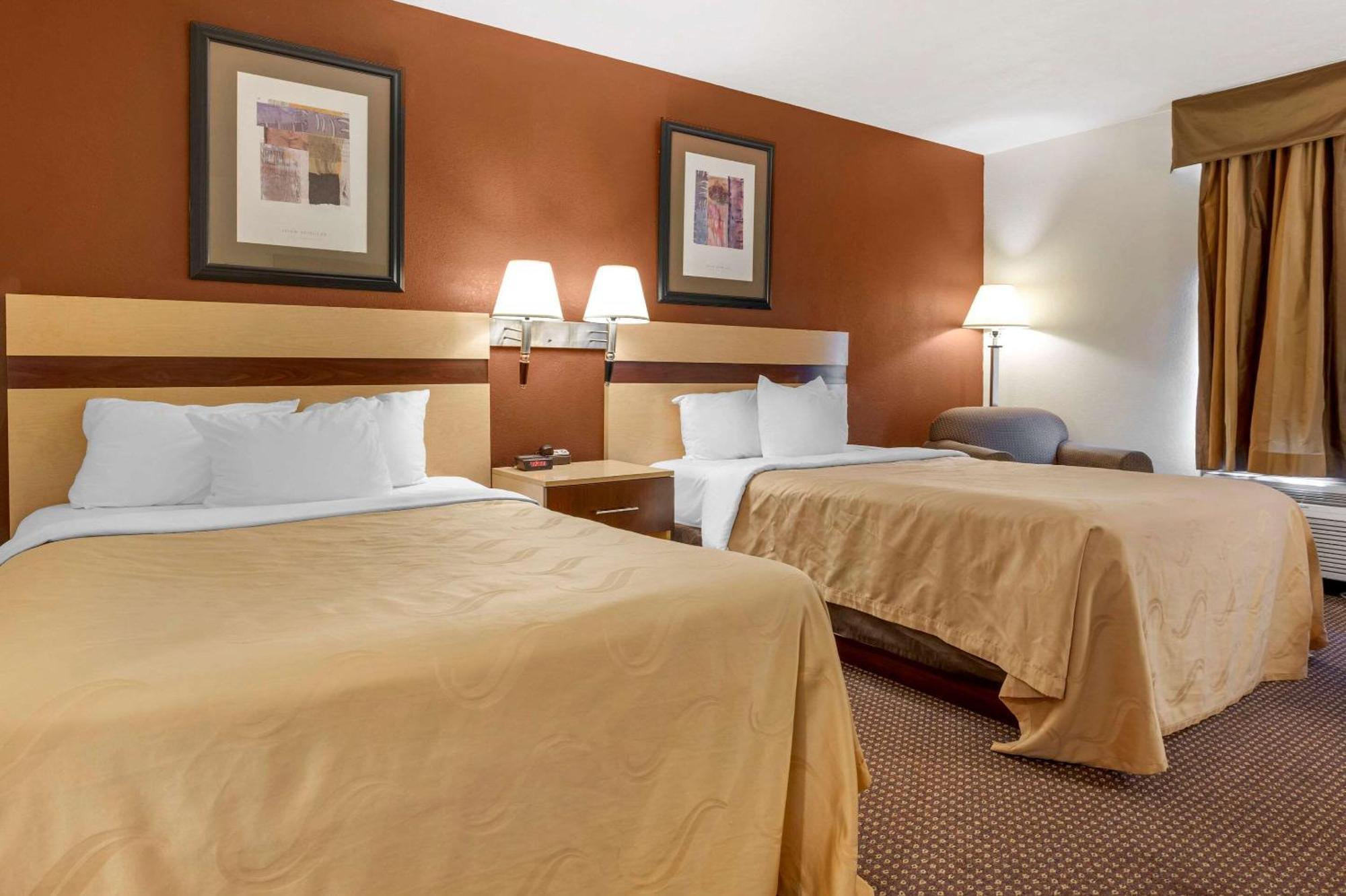 Quality Inn & Suites South-Obetz Esterno foto