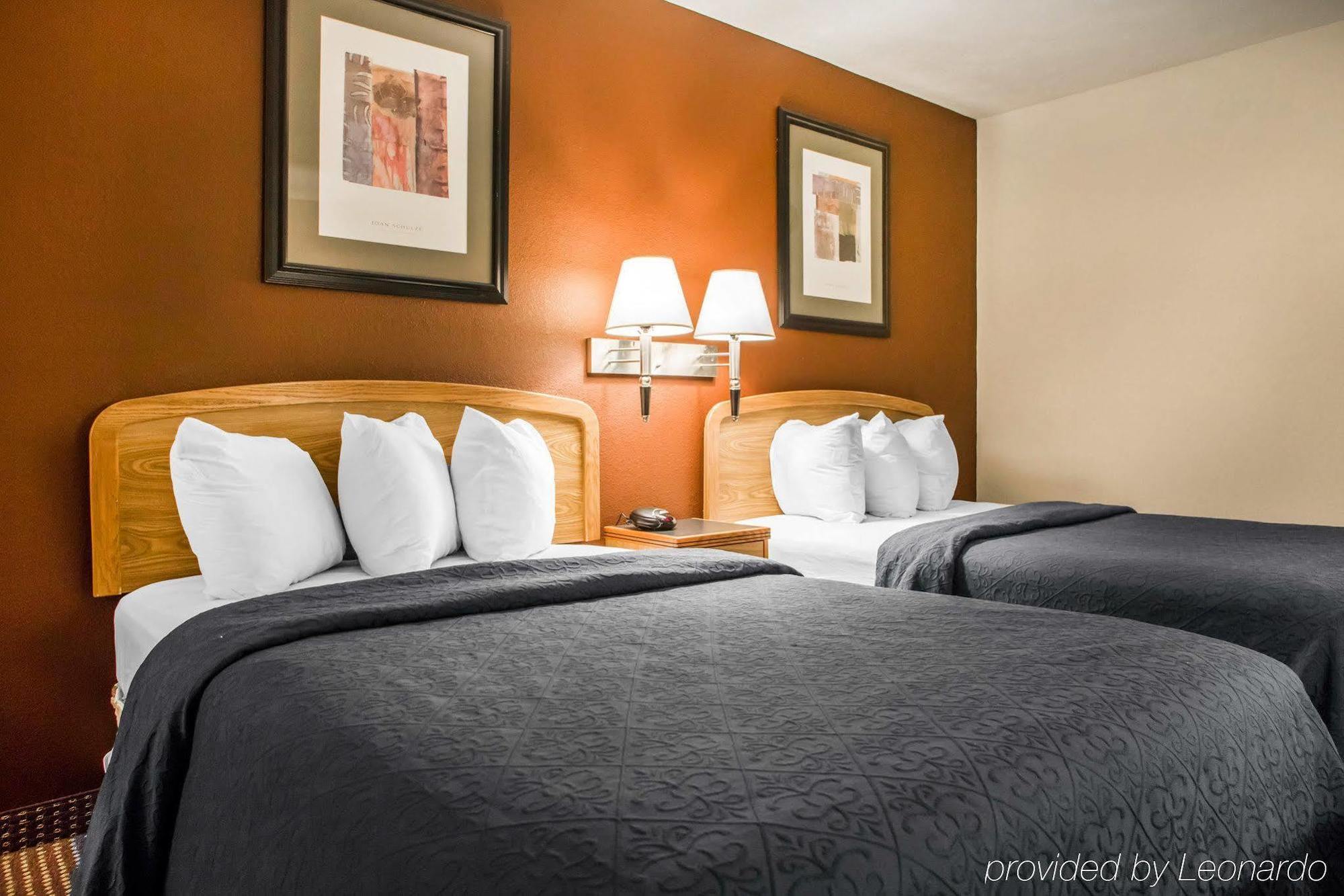 Quality Inn & Suites South-Obetz Esterno foto