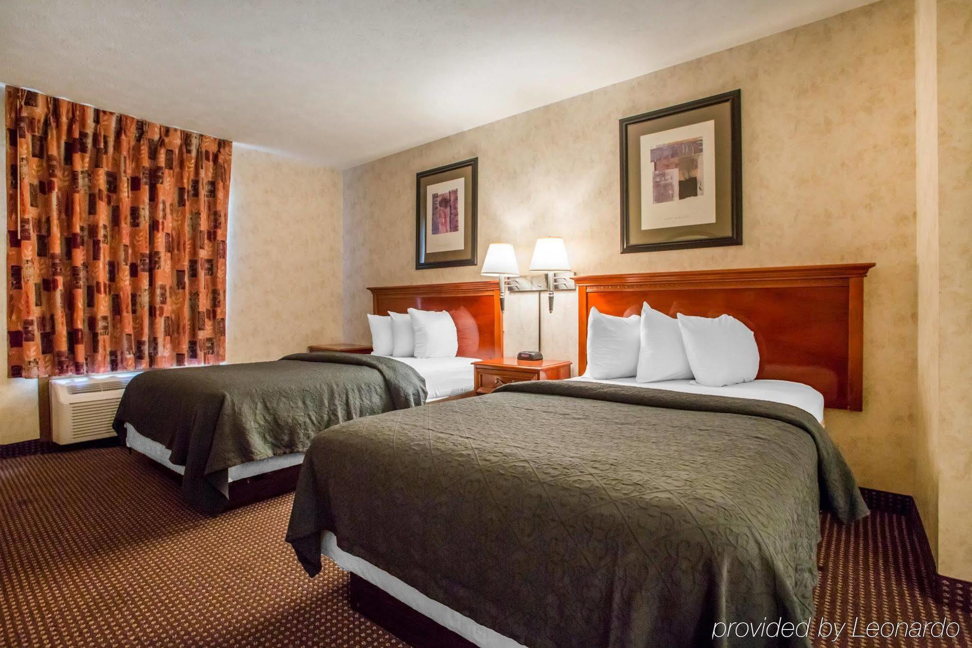 Quality Inn & Suites South-Obetz Esterno foto